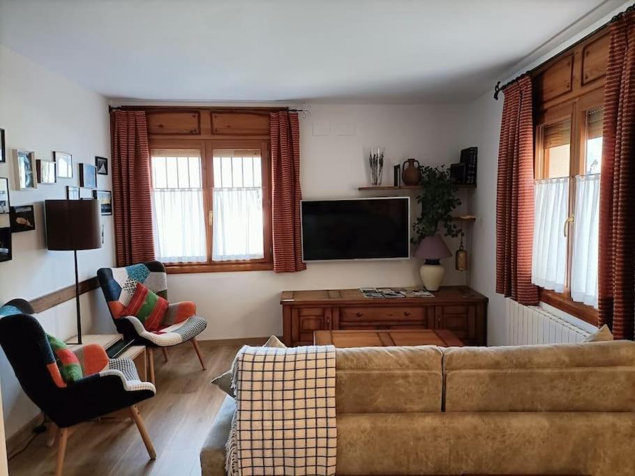 Espectacular Y Acogedor Apartamento Con Todas Las Comodidades Biescas  Bagian luar foto