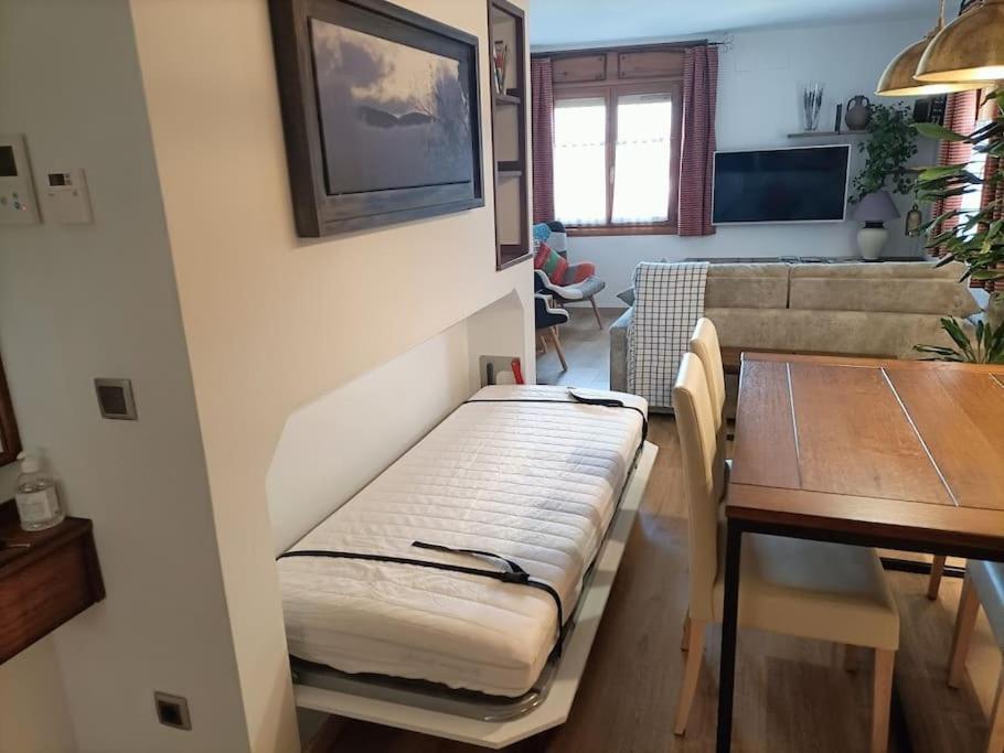 Espectacular Y Acogedor Apartamento Con Todas Las Comodidades Biescas  Bagian luar foto